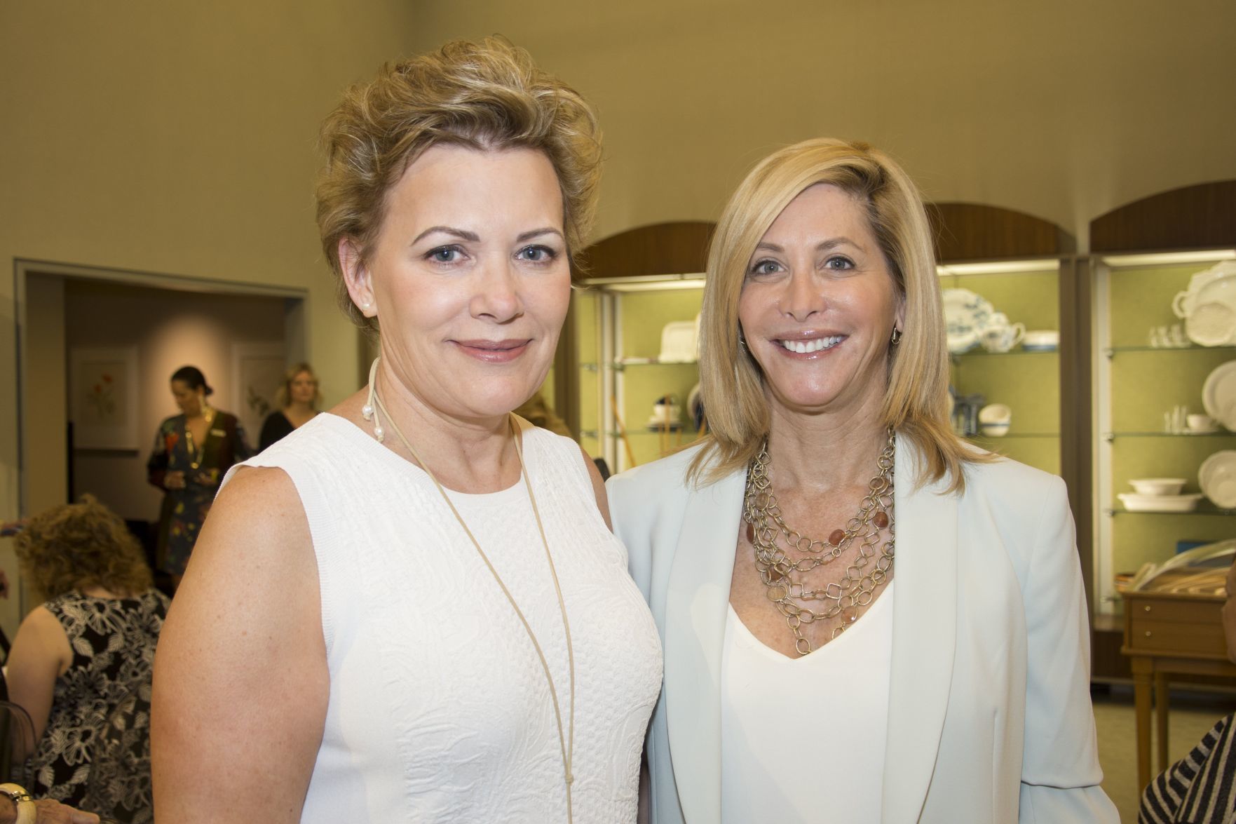 Susan Scully, Leisa Zigman
